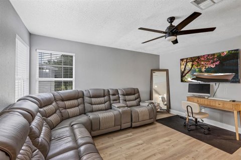 Casa en venta en Orlando, Florida, 4 dormitorios, 198.44 m2 № 1785609 - foto 25