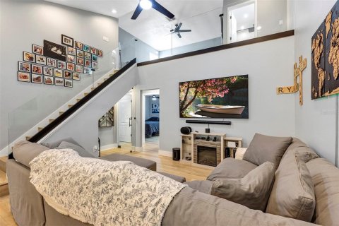 Casa en venta en Orlando, Florida, 4 dormitorios, 198.44 m2 № 1785609 - foto 7