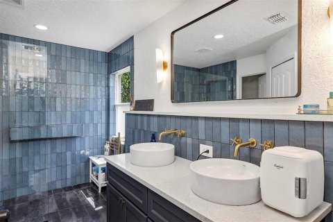 Casa en venta en Orlando, Florida, 4 dormitorios, 198.44 m2 № 1785609 - foto 16