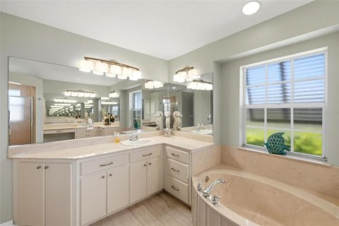 House in Rotonda, Florida 4 bedrooms, 220.36 sq.m. № 2102286 - photo 22