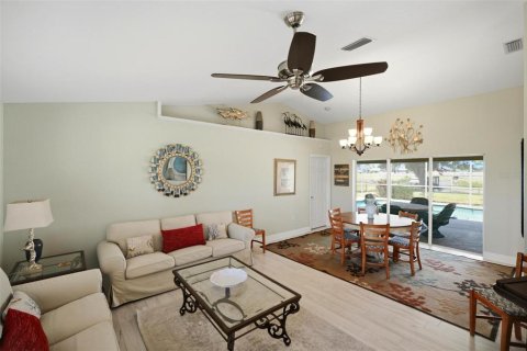 House in Rotonda, Florida 4 bedrooms, 220.36 sq.m. № 2102286 - photo 7