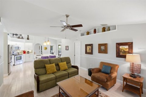 House in Rotonda, Florida 4 bedrooms, 220.36 sq.m. № 2102286 - photo 17