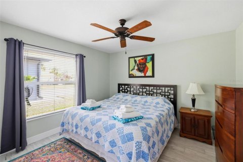House in Rotonda, Florida 4 bedrooms, 220.36 sq.m. № 2102286 - photo 27