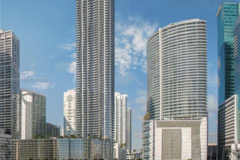 Condo in Miami, Florida, 4 bedrooms  № 2081628 - photo 5