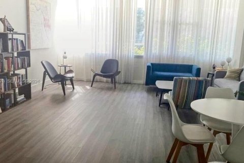 Condo in North Bay Village, Florida  № 2038550 - photo 11