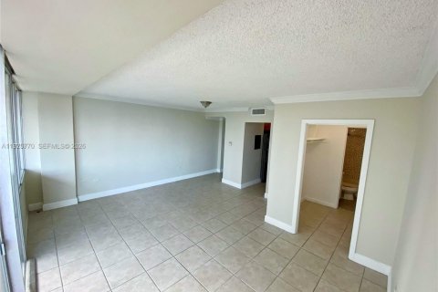 Condo in North Bay Village, Florida  № 2038550 - photo 5