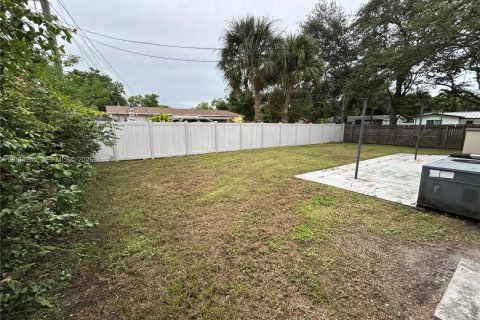 Villa ou maison à louer à Cooper City, Floride: 3 chambres, 129.23 m2 № 2351081 - photo 26