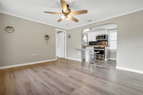 House in Mount Dora, Florida 2 bedrooms, 91.97 sq.m. № 1898684 - photo 8