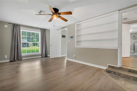 House in Mount Dora, Florida 2 bedrooms, 91.97 sq.m. № 1898684 - photo 6