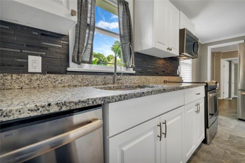 House in Mount Dora, Florida 2 bedrooms, 91.97 sq.m. № 1898684 - photo 10