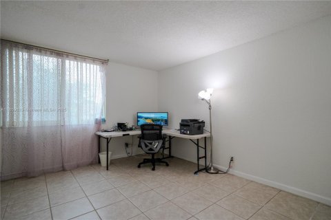 Condo in Miami, Florida, 3 bedrooms  № 1854973 - photo 7