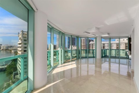 Condo in Miami Beach, Florida, 2 bedrooms  № 2176435 - photo 4