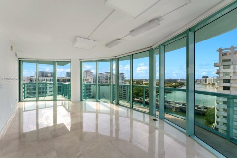 Condo in Miami Beach, Florida, 2 bedrooms  № 2176435 - photo 3