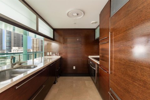 Condo in Miami Beach, Florida, 2 bedrooms  № 2176435 - photo 6