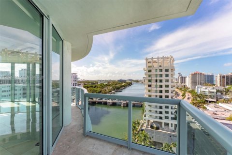 Condo in Miami Beach, Florida, 2 bedrooms  № 2176435 - photo 14
