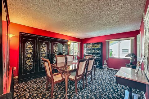 Casa en venta en Fruitland Park, Florida, 4 dormitorios, 229.47 m2 № 1899085 - foto 16