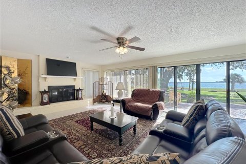 Casa en venta en Fruitland Park, Florida, 4 dormitorios, 229.47 m2 № 1899085 - foto 18