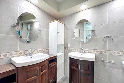 Casa en venta en Fruitland Park, Florida, 4 dormitorios, 229.47 m2 № 1899085 - foto 30