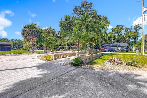 Casa en venta en Fruitland Park, Florida, 4 dormitorios, 229.47 m2 № 1899085 - foto 8