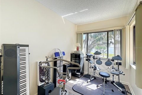 Casa en venta en Fruitland Park, Florida, 4 dormitorios, 229.47 m2 № 1899085 - foto 23