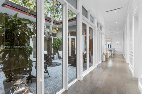 Casa en venta en Miami, Florida, 6 dormitorios, 828.78 m2 № 1698949 - foto 7