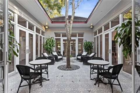 Casa en venta en Miami, Florida, 6 dormitorios, 828.78 m2 № 1698949 - foto 8