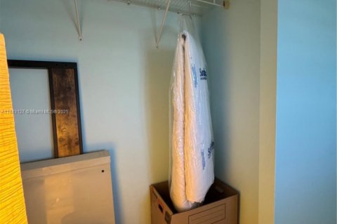 Condominio en alquiler en North Miami Beach, Florida, 2 dormitorios, 103.12 m2 № 2012896 - foto 6