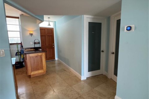 Condominio en alquiler en North Miami Beach, Florida, 2 dormitorios, 103.12 m2 № 2012896 - foto 13