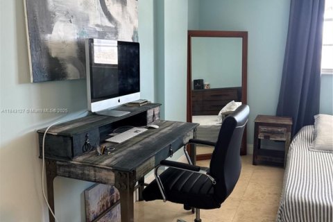 Condominio en alquiler en North Miami Beach, Florida, 2 dormitorios, 103.12 m2 № 2012896 - foto 24