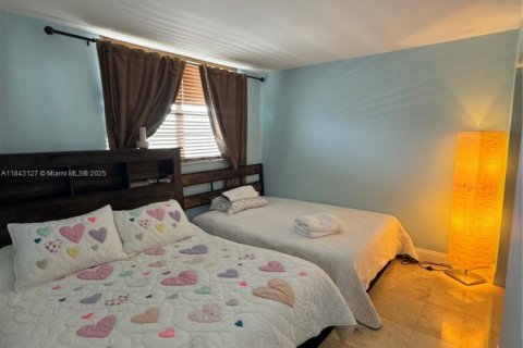 Condominio en alquiler en North Miami Beach, Florida, 2 dormitorios, 103.12 m2 № 2012896 - foto 4