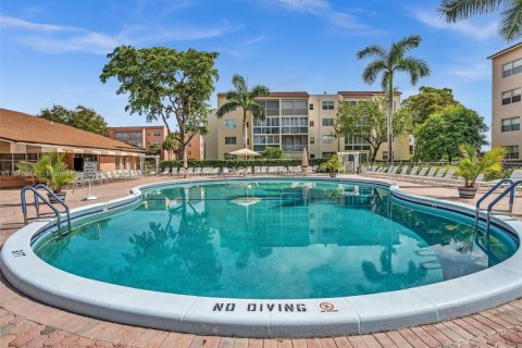 Condo in Lauderdale Lakes, Florida, 1 bedroom  № 1956011 - photo 22