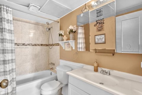 Condo in Lauderdale Lakes, Florida, 1 bedroom  № 1956011 - photo 15