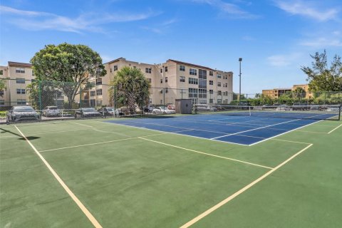 Condo in Lauderdale Lakes, Florida, 1 bedroom  № 1956011 - photo 29