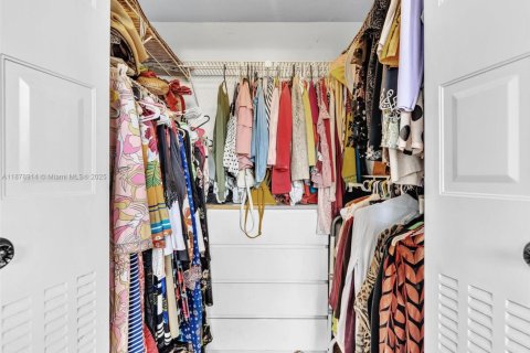 Condo in Lauderdale Lakes, Florida, 1 bedroom  № 1956011 - photo 19