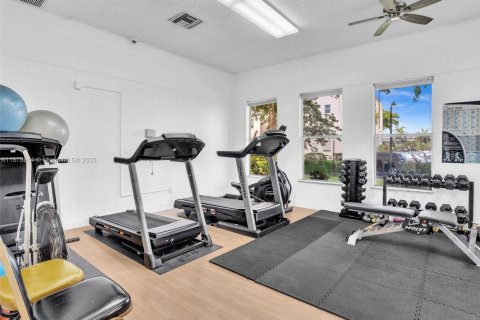 Condo in Lauderdale Lakes, Florida, 1 bedroom  № 1956011 - photo 25