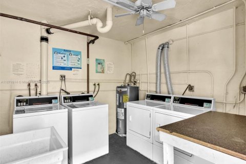 Condo in Lauderdale Lakes, Florida, 1 bedroom  № 1956011 - photo 28