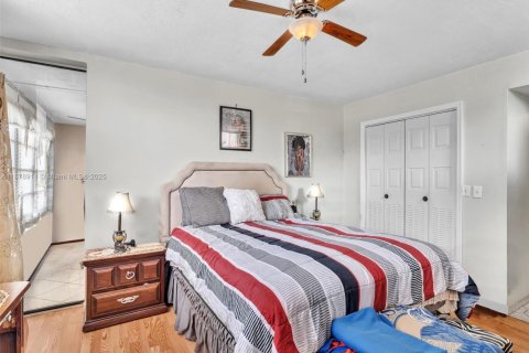 Condo in Lauderdale Lakes, Florida, 1 bedroom  № 1956011 - photo 17