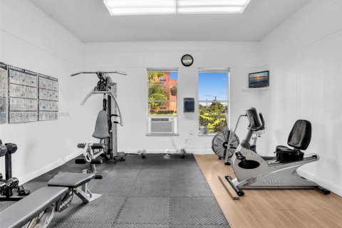 Condo in Lauderdale Lakes, Florida, 1 bedroom  № 1956011 - photo 26