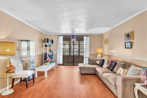 Condo in Lauderdale Lakes, Florida, 1 bedroom  № 1956011 - photo 5