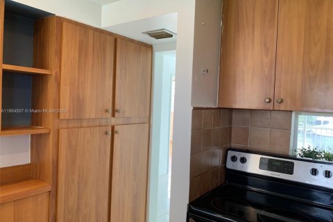 Condominio en venta en Aventura, Florida, 1 dormitorio, 71.35 m2 № 1892865 - foto 11