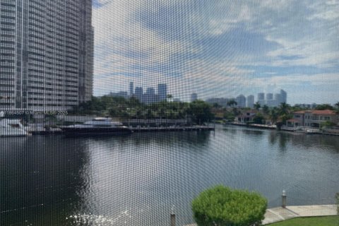Condominio en venta en Aventura, Florida, 1 dormitorio, 71.35 m2 № 1892865 - foto 18