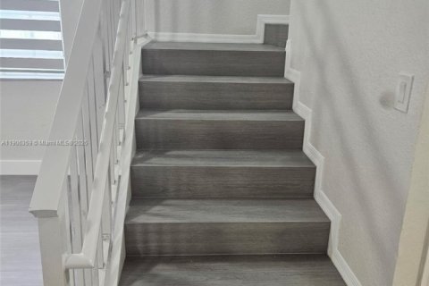 Снять в аренду таунхаус в Хайалиа, Флорида 3 спальни, 109.62м2, № 1956921 - фото 9