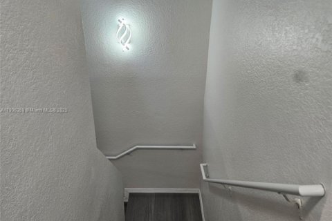 Снять в аренду таунхаус в Хайалиа, Флорида 3 спальни, 109.62м2, № 1956921 - фото 19