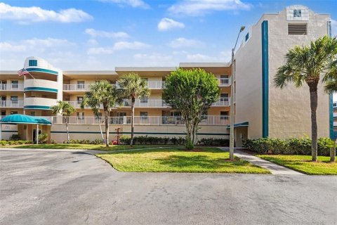 Condo in Saint Petersburg, Florida, 2 bedrooms  № 2237373