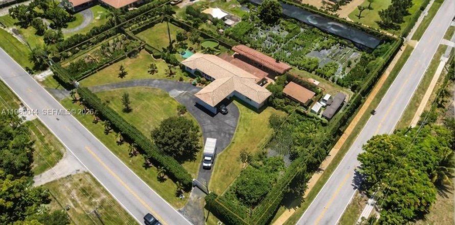 Immobilier commercial à Homestead, Floride № 2057486