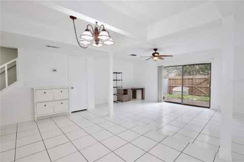 Touwnhouse à vendre à Altamonte Springs, Floride: 2 chambres, 123.37 m2 № 2211339 - photo 8