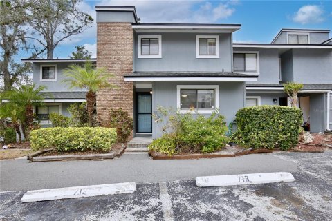 Townhouse in Altamonte Springs, Florida 2 bedrooms, 123.37 sq.m. № 2211339