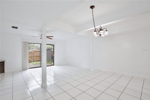 Touwnhouse à vendre à Altamonte Springs, Floride: 2 chambres, 123.37 m2 № 2211339 - photo 9