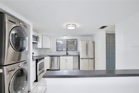 Touwnhouse à vendre à Altamonte Springs, Floride: 2 chambres, 123.37 m2 № 2211339 - photo 6