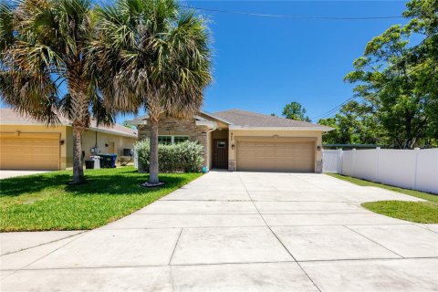 Villa ou maison à Largo, Floride 3 chambres, 159.61 m2 № 2100977